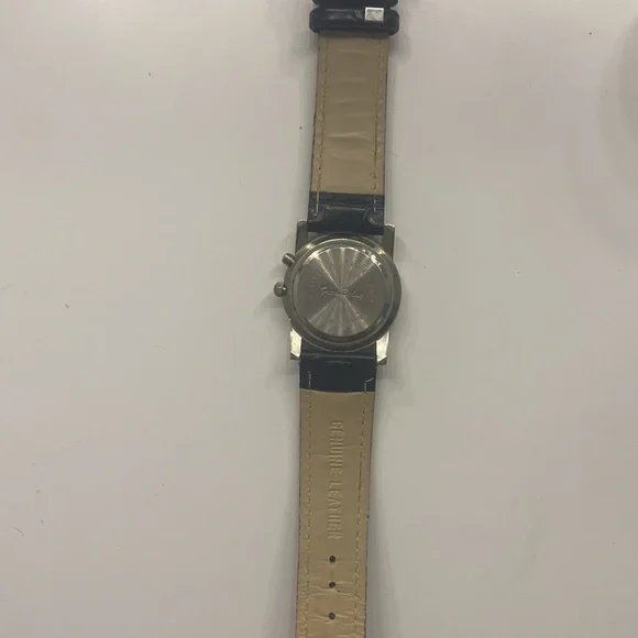 Watch - Picture 3 of 3